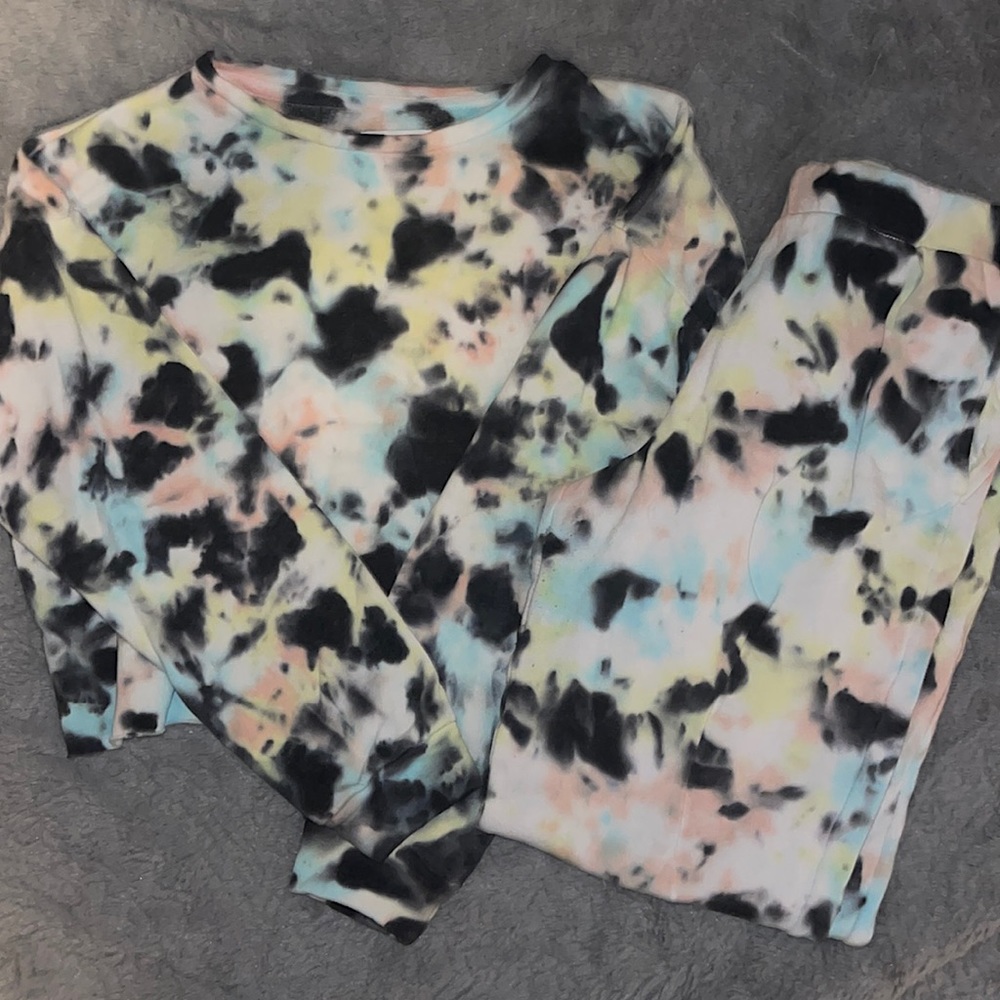 COLORFUL TIE-DYE JOGGER SET!!